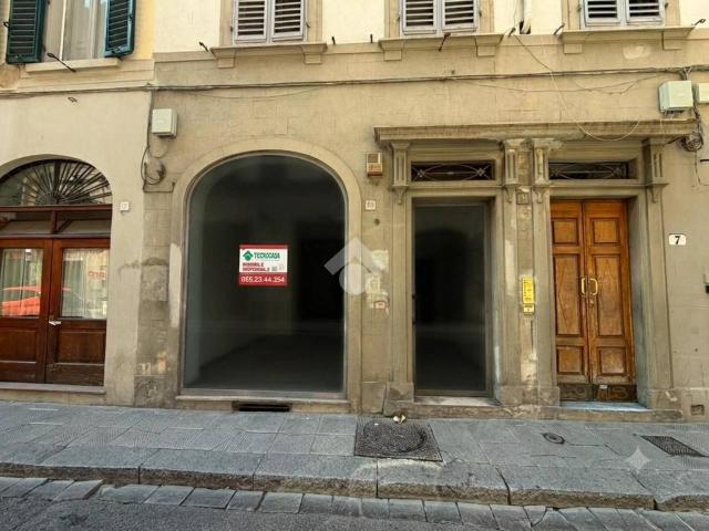 Negozio in affitto a Firenze