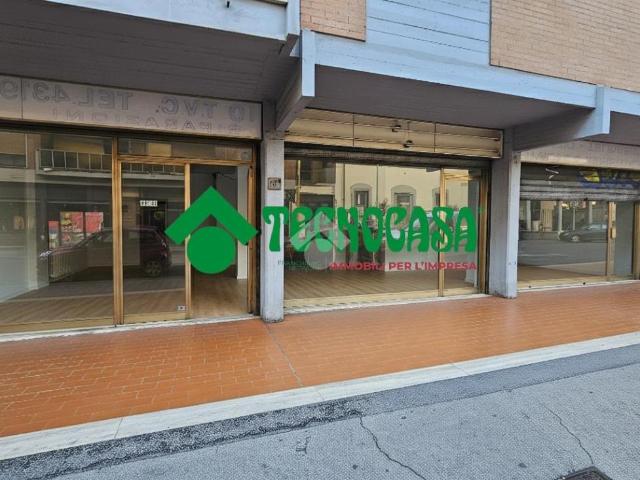 Negozio in affitto a Firenze