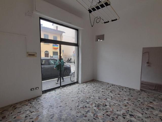 Negozio in affitto a Firenze