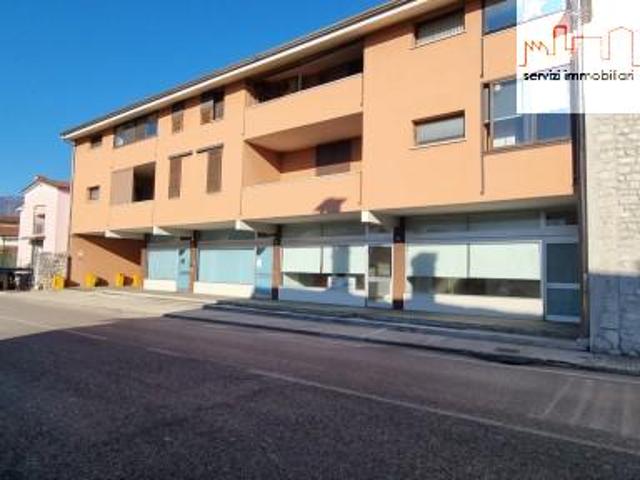 NEGOZIO in AFFITTO a FONTANAFREDDA
