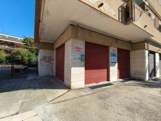 Negozio in affitto a Foggia