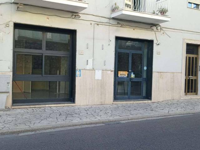 Negozio in affitto a Formia