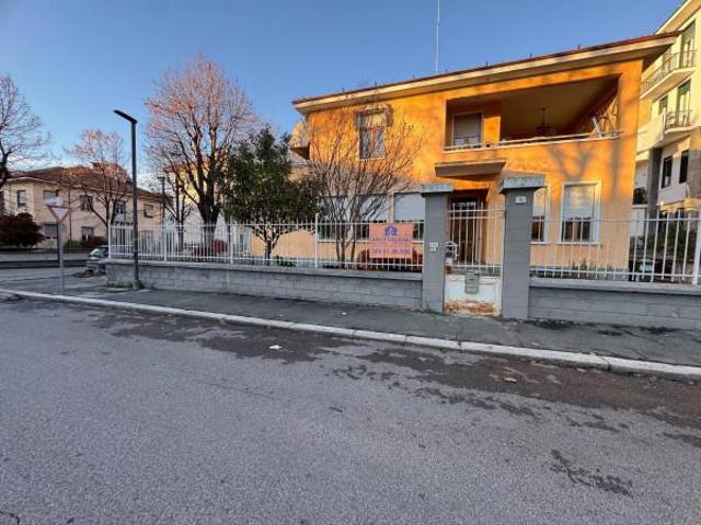 Negozio in affitto a Fossano