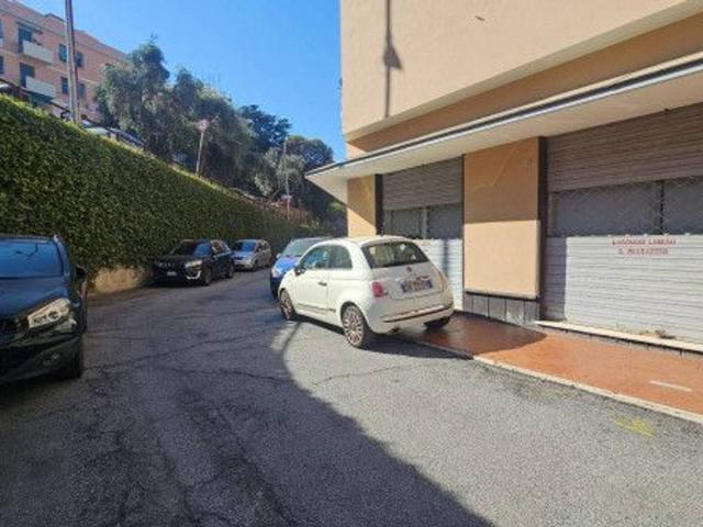 Negozio in affitto a Genova