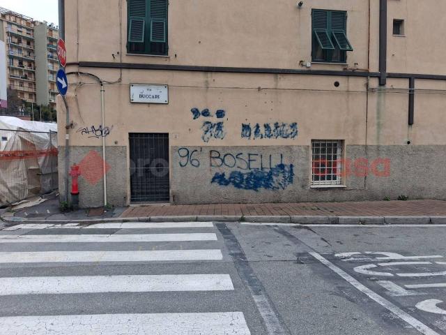 Negozio in affitto a Genova
