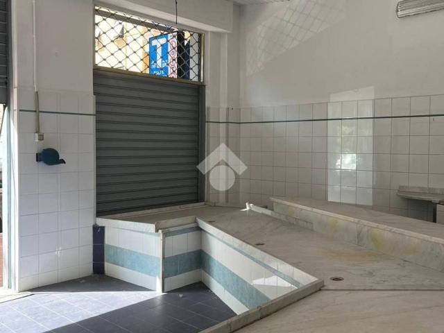 Negozio in affitto a Genova