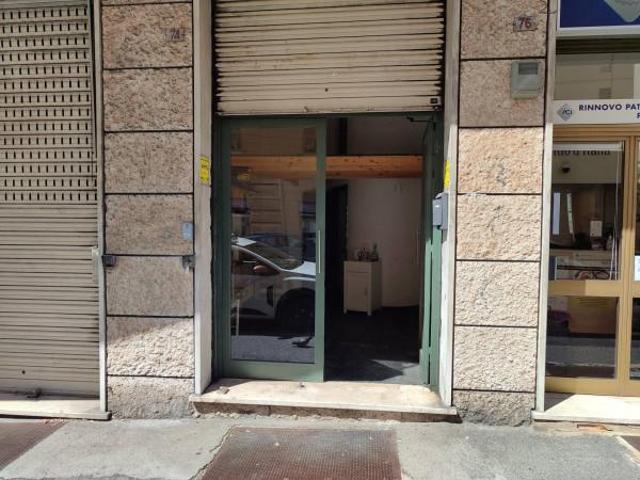 Negozio in affitto a Genova