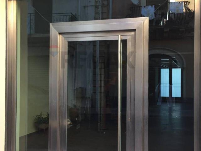 Negozio in affitto a Giardini Naxos