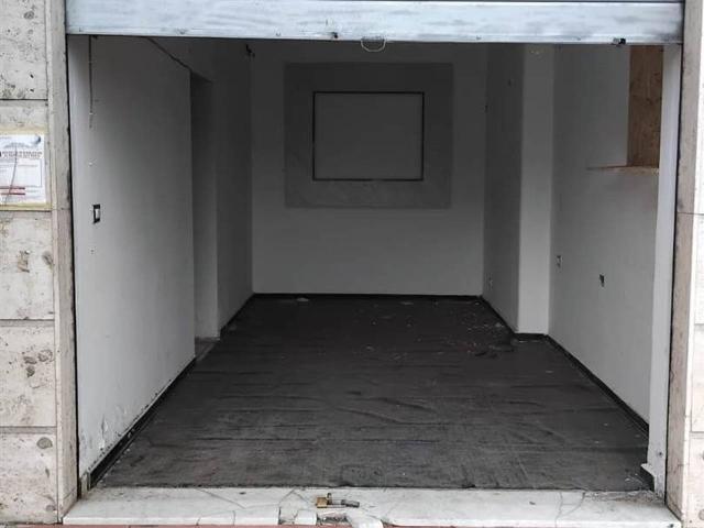 Negozio in affitto a Gravina Di Catania