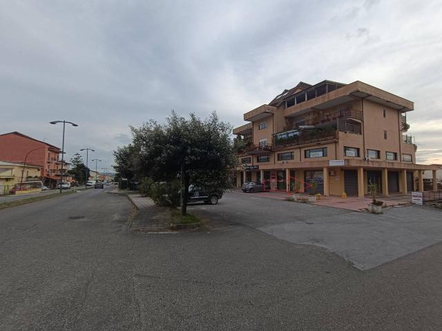 Negozio in affitto a Lamezia Terme