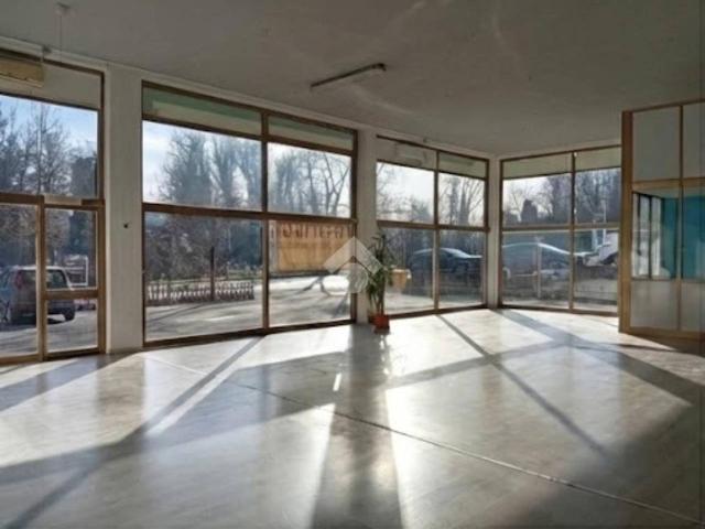 Negozio in affitto a Langhirano
