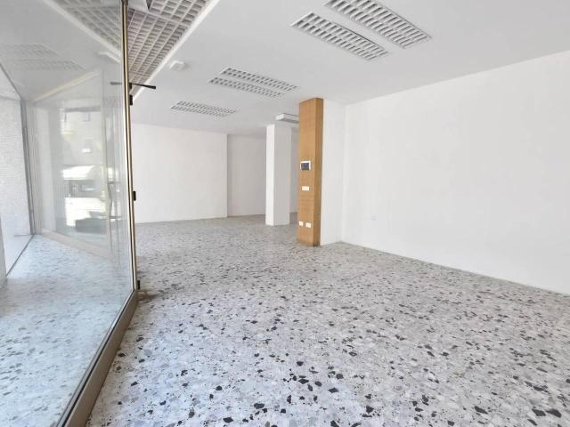 Negozio in affitto a Laives