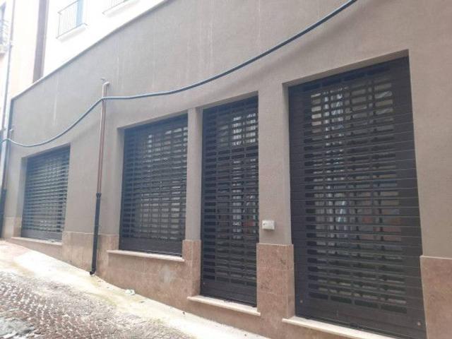 Negozio in affitto a L'Aquila