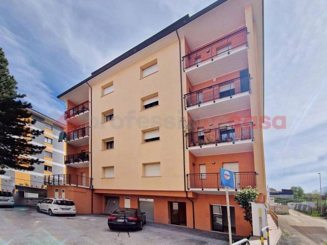 Negozio in affitto a L'Aquila