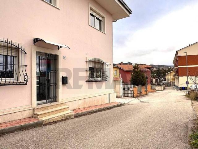 Negozio in affitto a L'Aquila