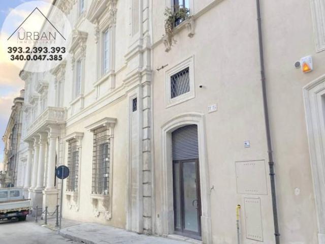 Negozio in affitto a L'Aquila