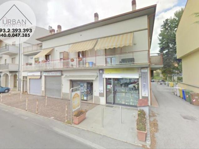 Negozio in affitto a L'Aquila