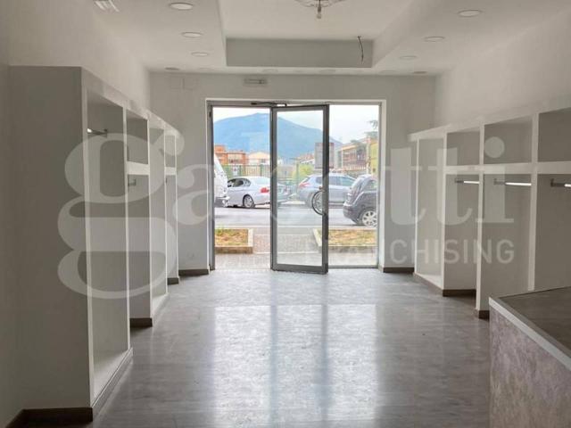 Negozio in affitto a Latina