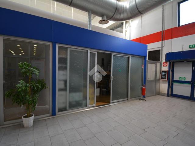 Negozio in affitto a Leini'