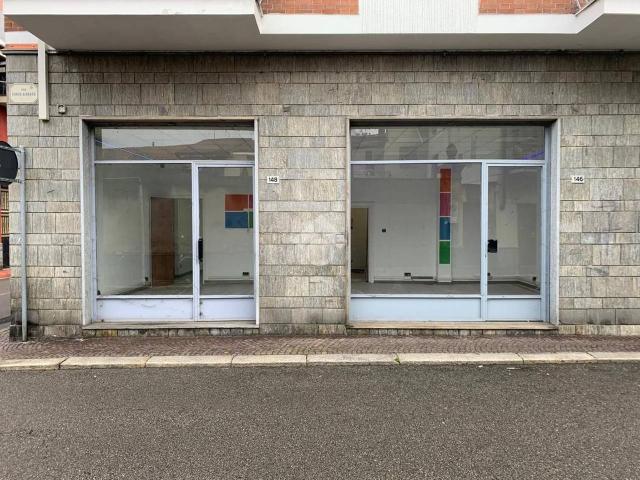 Negozio in affitto a Leini'