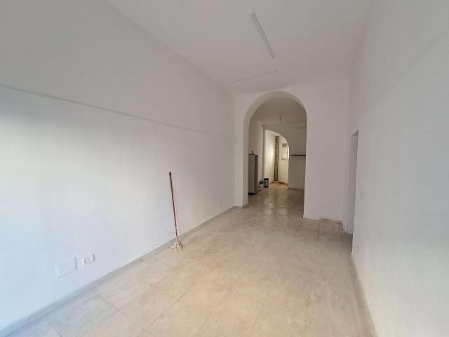 Negozio in affitto a Livorno