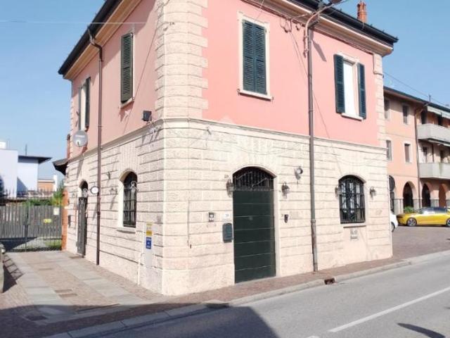 Negozio in affitto a Lograto