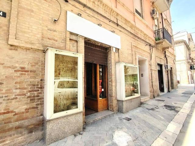 Negozio in affitto a Lucera