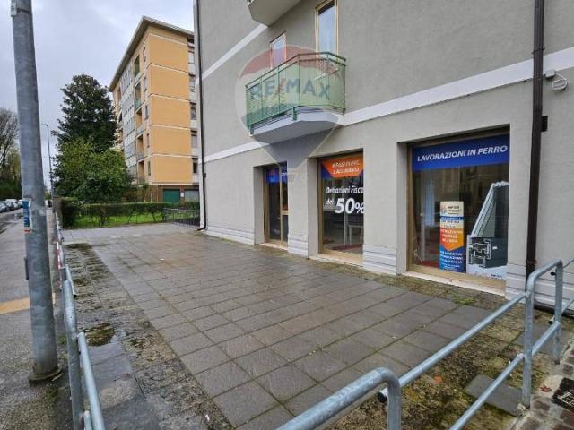 Negozio in affitto a Mantova