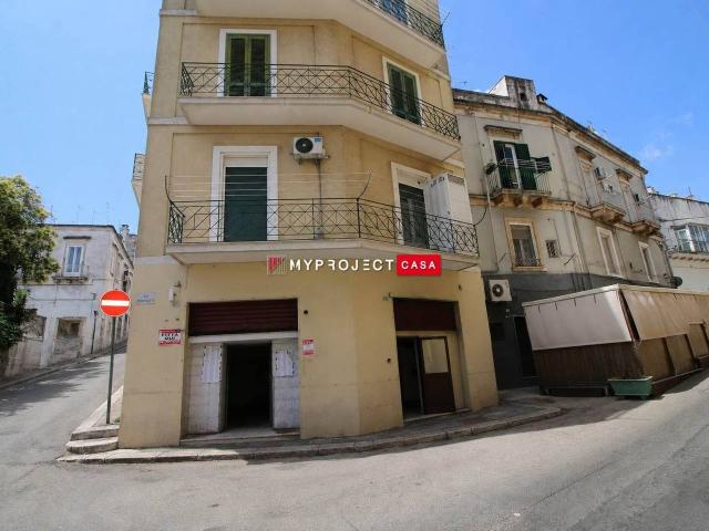 Negozio in affitto a Martina Franca