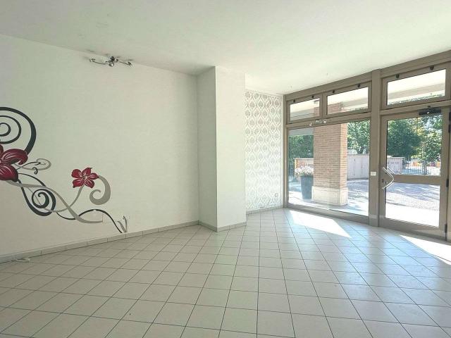 Negozio in affitto a Marsciano