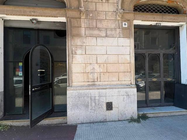 Negozio in affitto a Messina