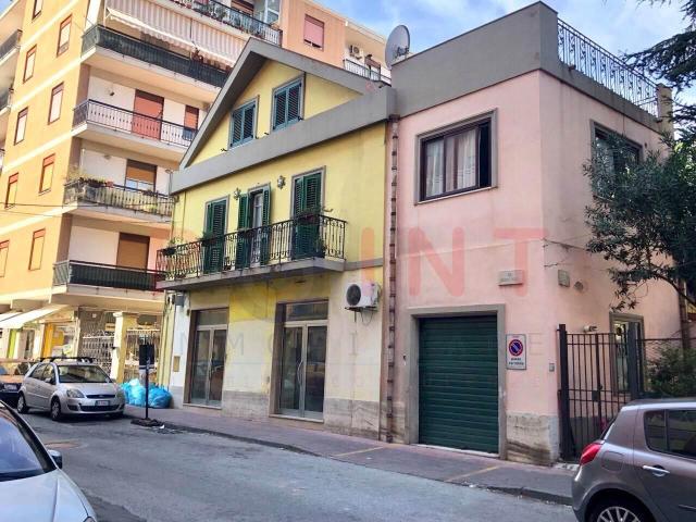 Negozio in affitto a Messina
