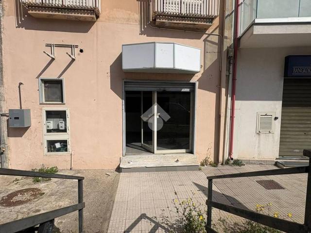 Negozio in affitto a Messina