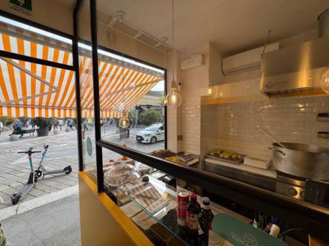 Negozio in affitto a Milano, Corso di Porta Ticinese Piazza XXIV Maggio Navigli