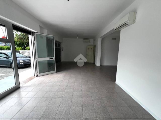 Negozio in affitto a Mira
