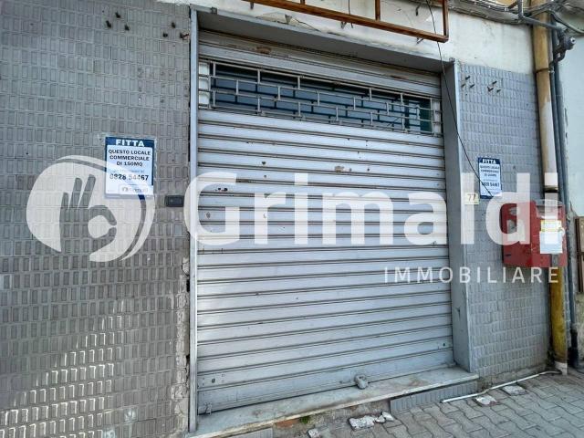 Negozio in affitto a Montecorvino Pugliano