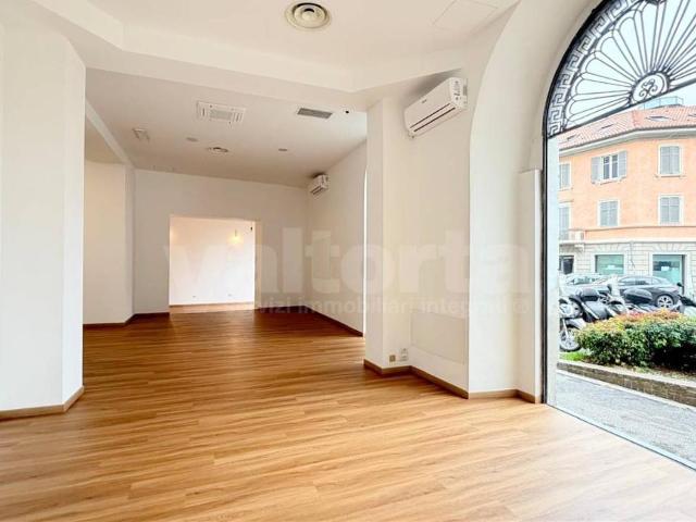 Negozio in affitto a Monza