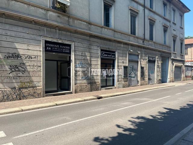 Negozio in affitto a Monza