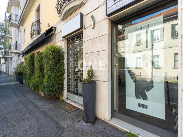 Negozio in affitto a Monza