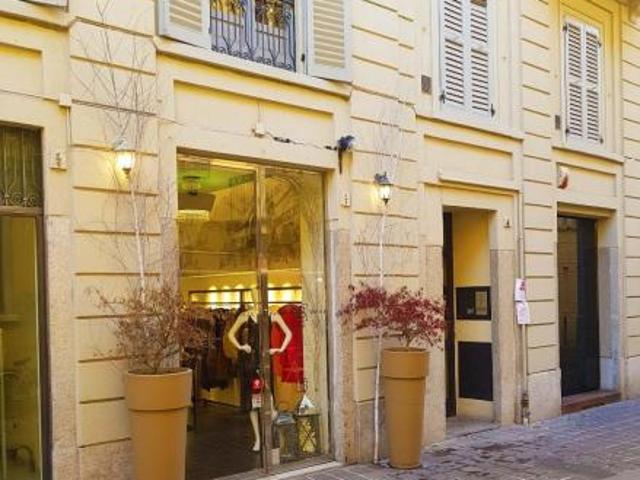 Negozio in affitto a Monza, centro storico