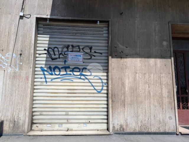 Negozio in affitto a Moncalieri