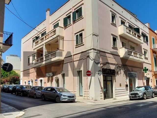 Negozio in affitto a Monopoli