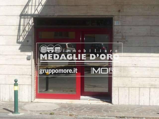 Negozio in affitto a Modena