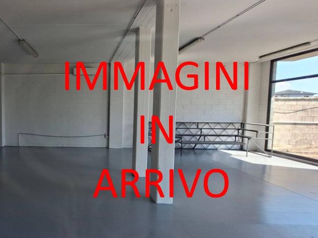 Negozio in affitto a Mozzanica