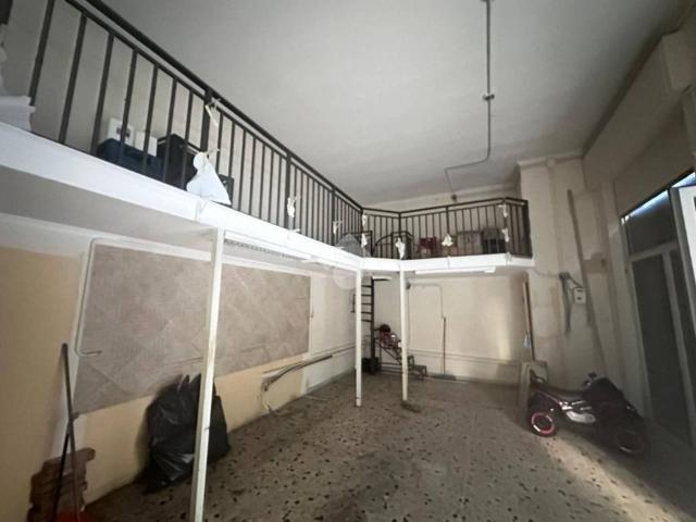 Negozio in affitto a Napoli