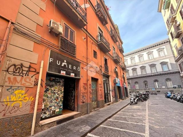 Negozio in affitto a Napoli