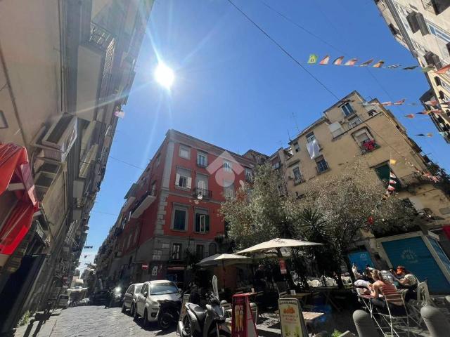 Negozio in affitto a Napoli