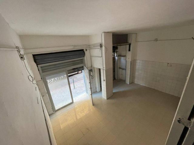 Negozio in affitto a Napoli