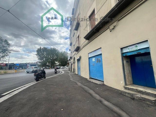 Negozio in affitto a Napoli