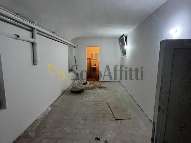 Negozio in affitto a Napoli